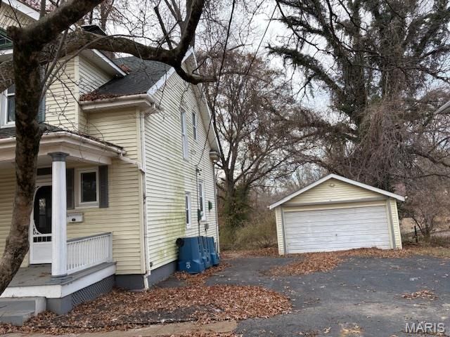 231 Georgia Avenue, Ferguson, MO 63135