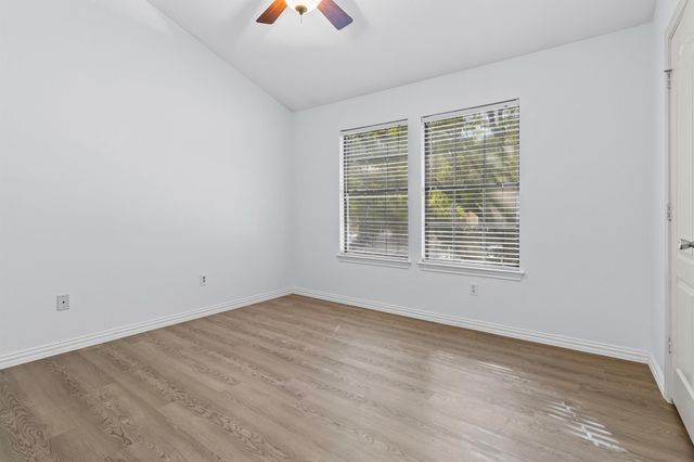 11901 Swearingen DR 110, Austin, TX 78758