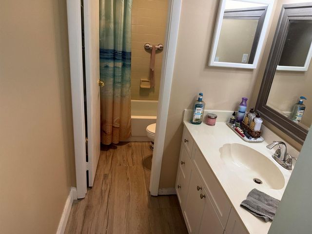 212 Lake Susan Lane, West Palm Beach, FL 33411