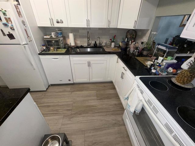 212 Lake Susan Lane, West Palm Beach, FL 33411