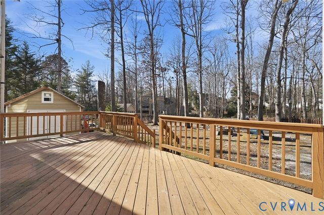 4404 Stoney Creek Pky, Chester, VA 23831