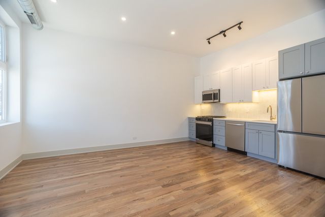 2028 N OAKLEY Avenue 1F, Chicago, IL 60647