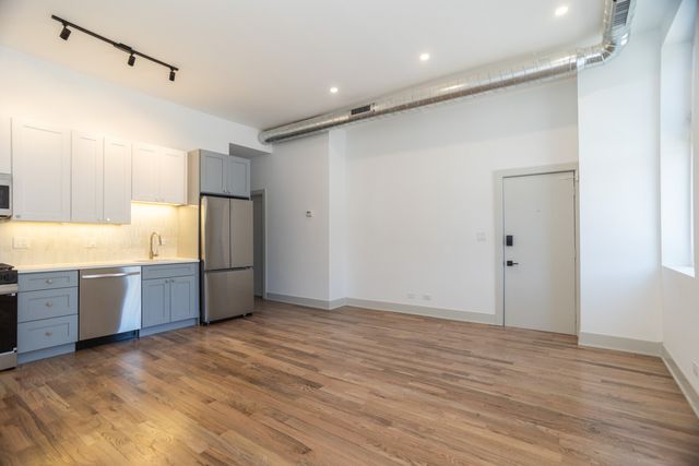 2028 N OAKLEY Avenue 1F, Chicago, IL 60647