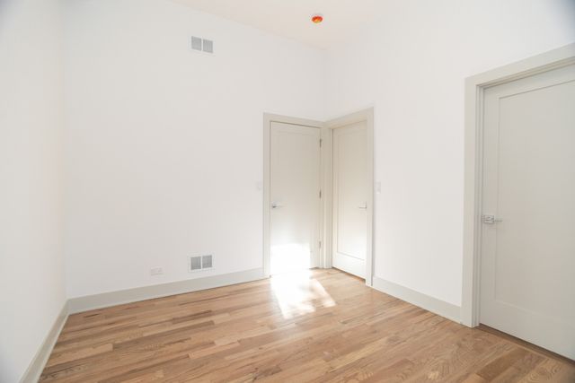 2028 N OAKLEY Avenue 1F, Chicago, IL 60647