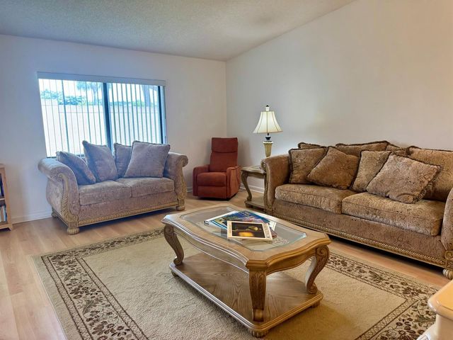 8128 Summerbreeze Lane, Boca Raton, FL 33496