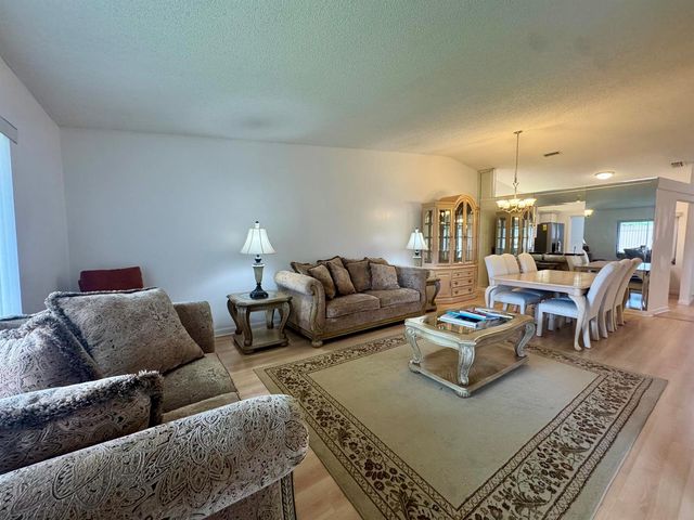 8128 Summerbreeze Lane, Boca Raton, FL 33496