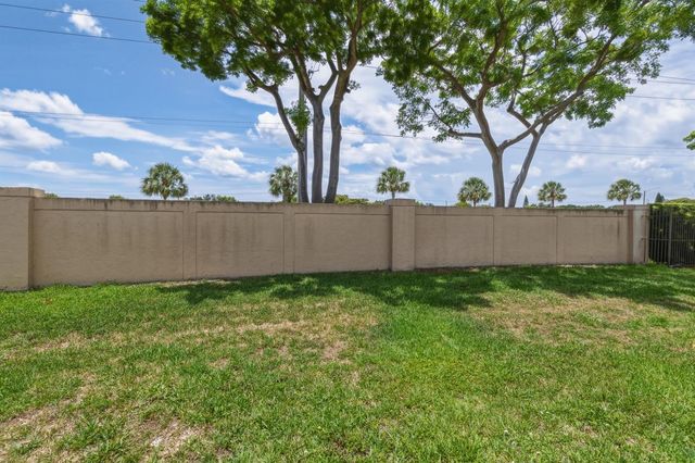 8128 Summerbreeze Lane, Boca Raton, FL 33496