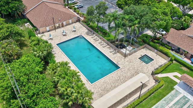 8128 Summerbreeze Lane, Boca Raton, FL 33496