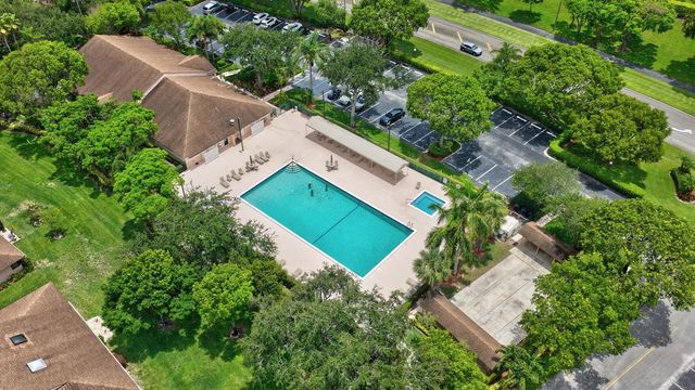 8128 Summerbreeze Lane, Boca Raton, FL 33496