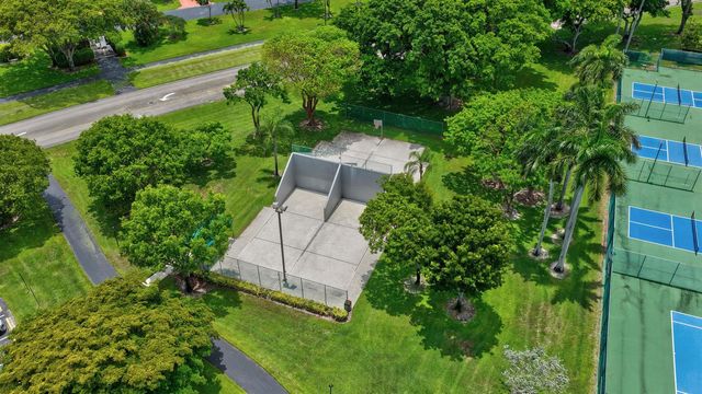 8128 Summerbreeze Lane, Boca Raton, FL 33496