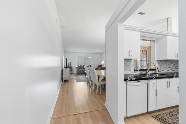 8128 Summerbreeze Lane, Boca Raton, FL 33496