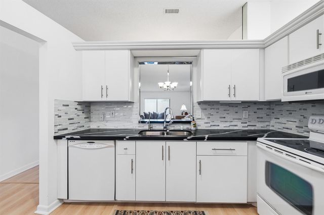 8128 Summerbreeze Lane, Boca Raton, FL 33496