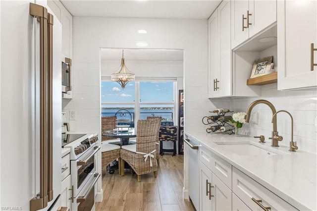 2350 W 1st ST 801, Fort Myers, FL 33901