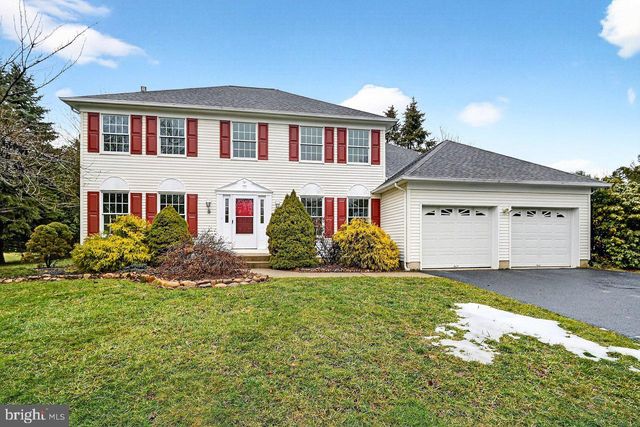4 BARRINGTON DR, West Windsor, NJ 08550