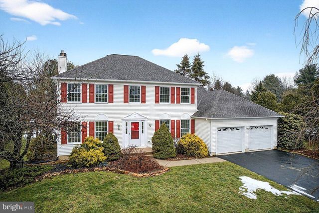 4 BARRINGTON DR, West Windsor, NJ 08550