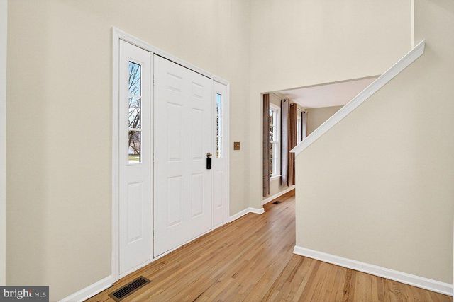 4 BARRINGTON DR, West Windsor, NJ 08550