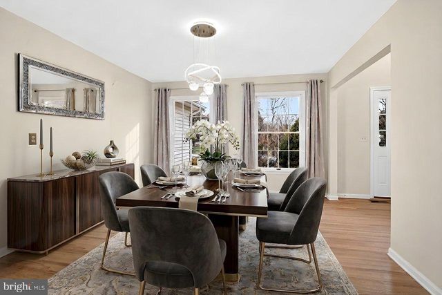 4 BARRINGTON DR, West Windsor, NJ 08550