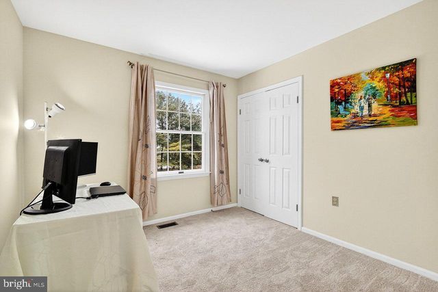 4 BARRINGTON DR, West Windsor, NJ 08550