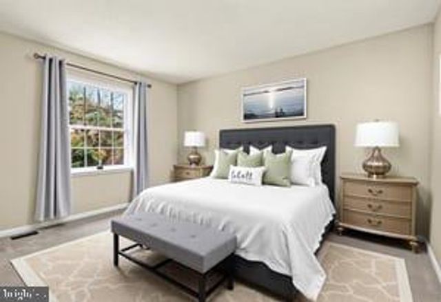 4 BARRINGTON DR, West Windsor, NJ 08550