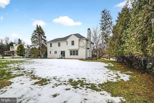 4 BARRINGTON DR, West Windsor, NJ 08550