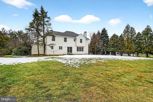 4 BARRINGTON DR, West Windsor, NJ 08550