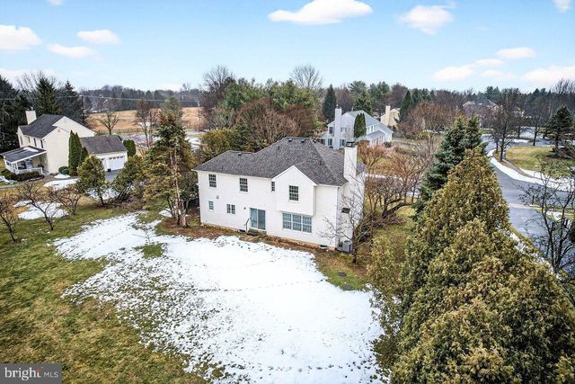 4 BARRINGTON DR, West Windsor, NJ 08550