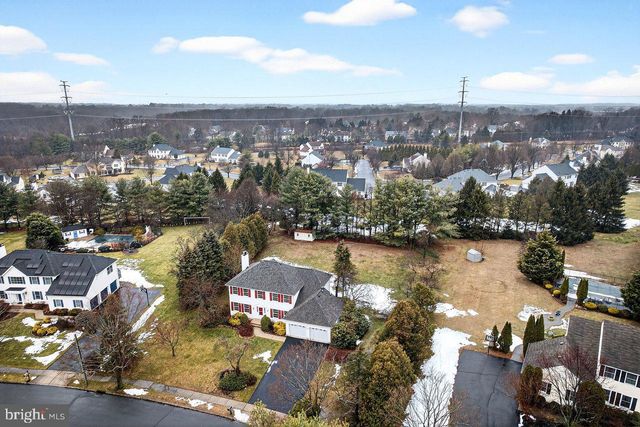 4 BARRINGTON DR, West Windsor, NJ 08550