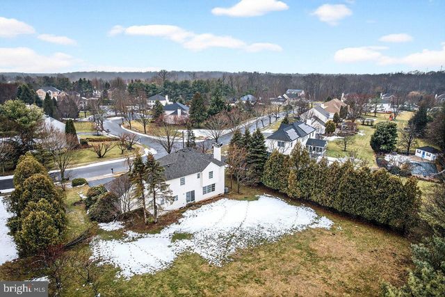 4 BARRINGTON DR, West Windsor, NJ 08550