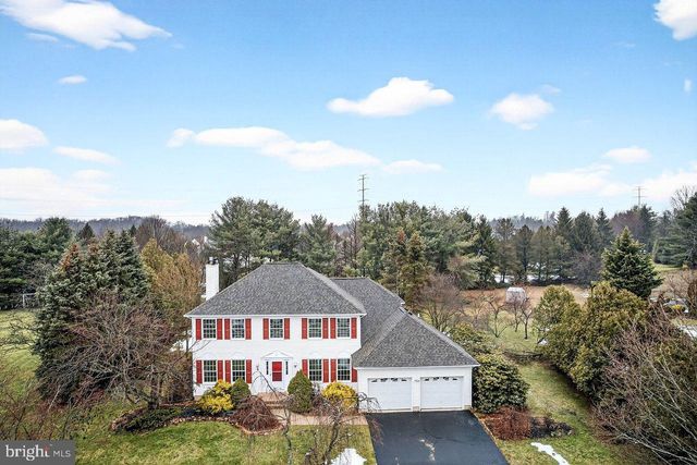 4 BARRINGTON DR, West Windsor, NJ 08550