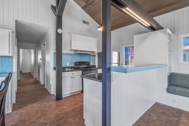4907 Jolly Roger Road, Jamaica Beach, TX 77554