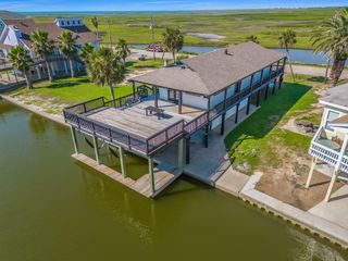4907 Jolly Roger Road, Jamaica Beach, TX 77554