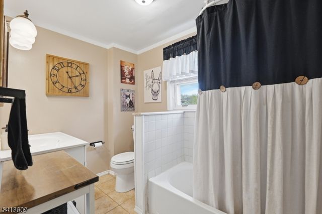 65 Carteret St, Bloomfield Twp., NJ 07003