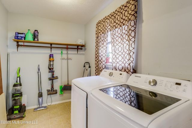 2168 Alice Drive, Biloxi, MS 39531