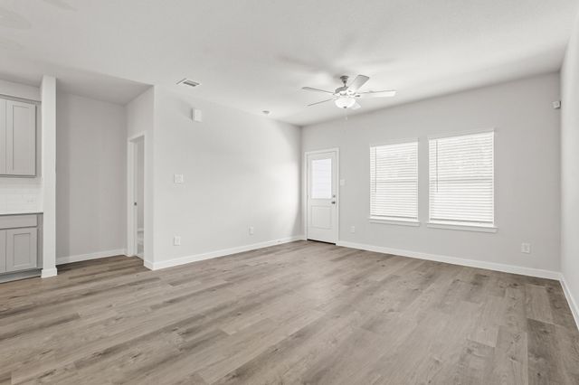 117 Rising Cedar Lane, Hockley, TX 77447