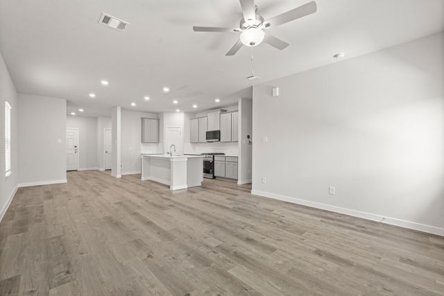 117 Rising Cedar Lane, Hockley, TX 77447