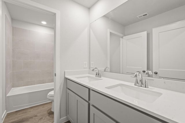 117 Rising Cedar Lane, Hockley, TX 77447