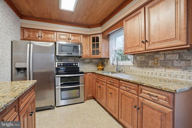 1197 W BRISTOL RD, Warminster, PA 18974