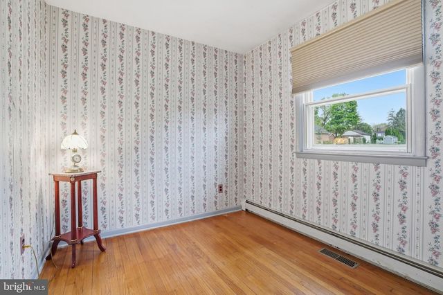 1197 W BRISTOL RD, Warminster, PA 18974