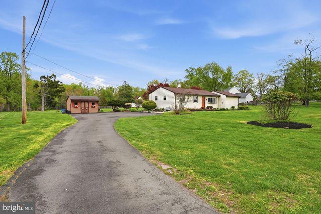 1197 W BRISTOL RD, Warminster, PA 18974