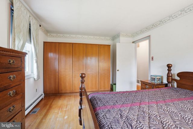 1197 W BRISTOL RD, Warminster, PA 18974