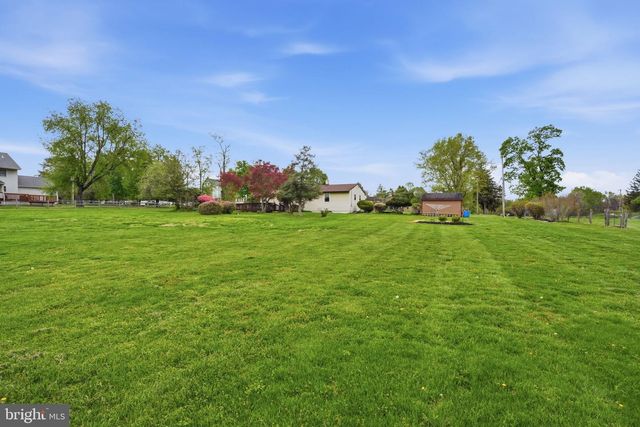 1197 W BRISTOL RD, Warminster, PA 18974