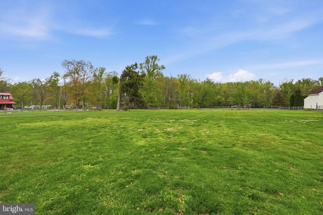 1197 W BRISTOL RD, Warminster, PA 18974