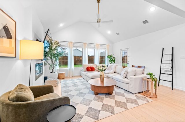 1213 Cinco Treaty Trail, Fort Worth, TX 76052