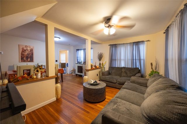 916 BULLOCKS PT Avenue, East Providence, RI 02916