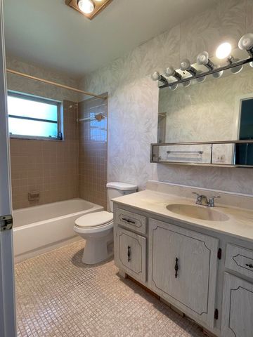 5360 Lakefront Boulevard A, Delray Beach, FL 33484