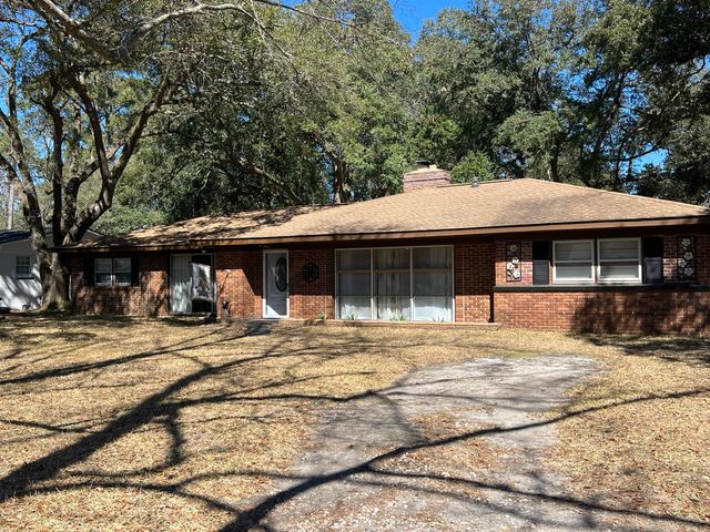 111 Newington Road, Summerville, SC 29485