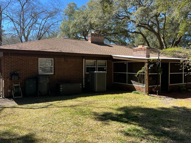 111 Newington Road, Summerville, SC 29485