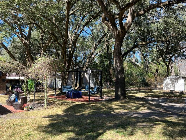 111 Newington Road, Summerville, SC 29485