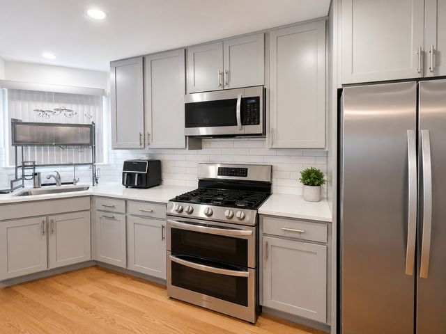 625 Devonshire Drive, Des Plaines, IL 60018