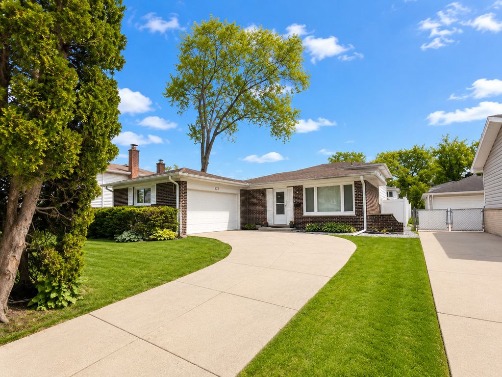 625 Devonshire Drive, Des Plaines, IL 60018